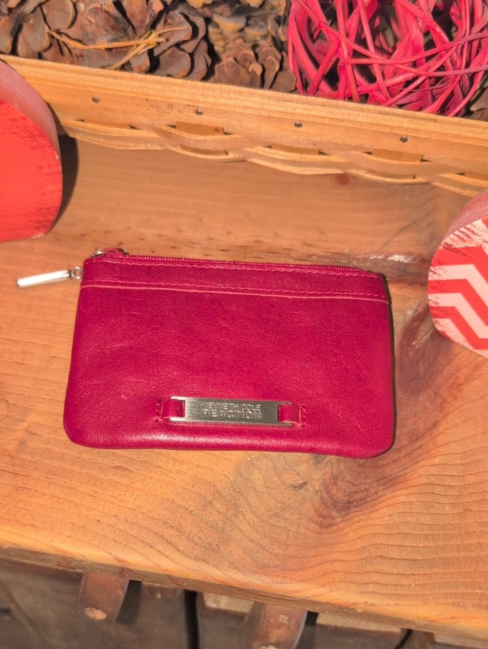 Kenneth Cole Reaction Women's Red Leather Zip Card Wallet